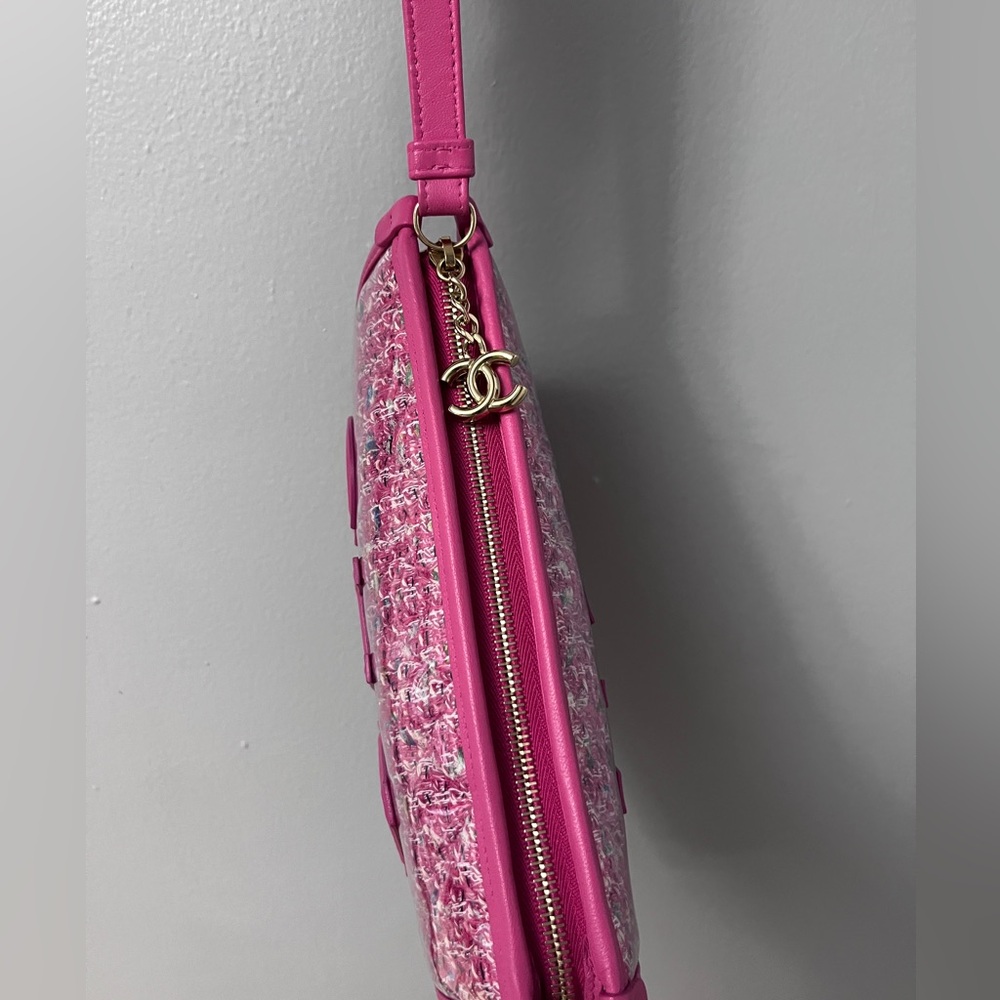 Chanel Wristlet - Picture 6 of 9